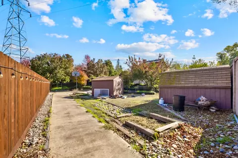 Exterior - 605 Natalie Ln, Tracy, CA 95376 photo 14 of 15