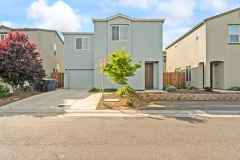 6776 Jujube Ln, Sacramento, CA 95828