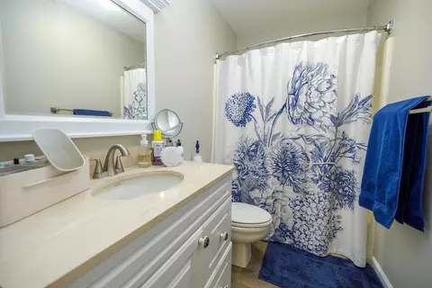 Bath - 3400 Sullivan Ct #272, Modesto, CA 95356 photo 2 of 2