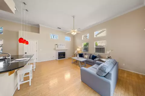 Living - 2100 Paramont Way, Modesto, CA 95355 photo 4 of 5