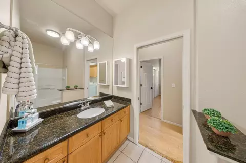 Bath - 2100 Paramont Way, Modesto, CA 95355 photo 1 of 3