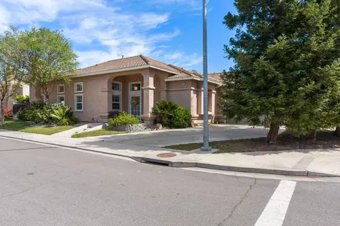 2100 Paramont Way, Modesto, CA 95355