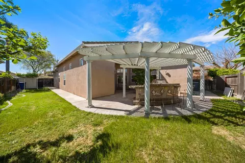 Exterior - 2100 Paramont Way, Modesto, CA 95355 photo 9 of 9