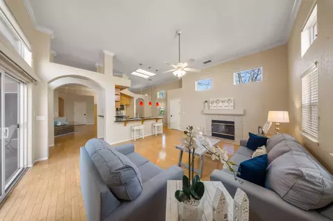 Living - 2100 Paramont Way, Modesto, CA 95355 photo 3 of 5