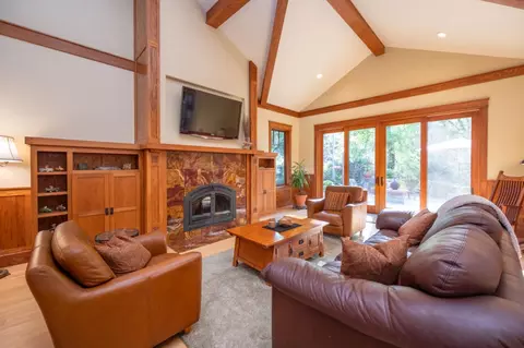 Living - 831 Rocky Hill Rd, Murphys, CA 95247 photo 3 of 4