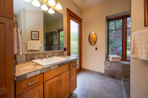 Bath - 831 Rocky Hill Rd, Murphys, CA 95247 photo 4 of 8