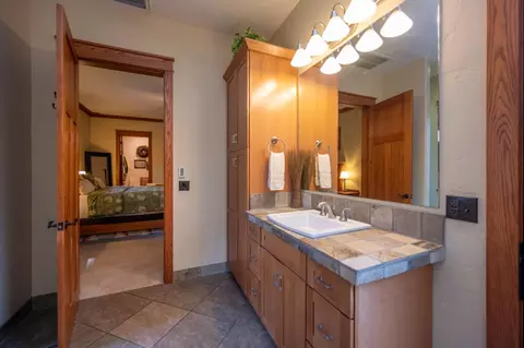 Bath - 831 Rocky Hill Rd, Murphys, CA 95247 photo 3 of 8