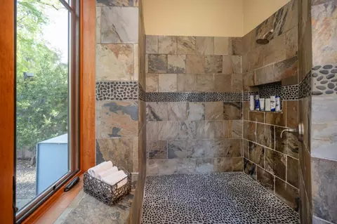 Bath - 831 Rocky Hill Rd, Murphys, CA 95247 photo 2 of 8