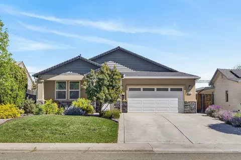 867 J St, Lincoln, CA 95648