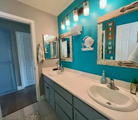 Bath - 2646 2646 Ozark Dr, Tracy, CA 95304 photo 6 of 7