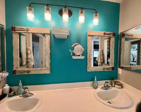 Bath - 2646 2646 Ozark Dr, Tracy, CA 95304 photo 5 of 7