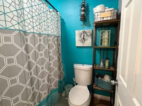 Bath - 2646 2646 Ozark Dr, Tracy, CA 95304 photo 7 of 7