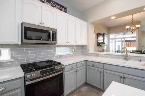 Kitchen - 1981 Schaffhausen St, Manteca, CA 95337 photo 3 of 7