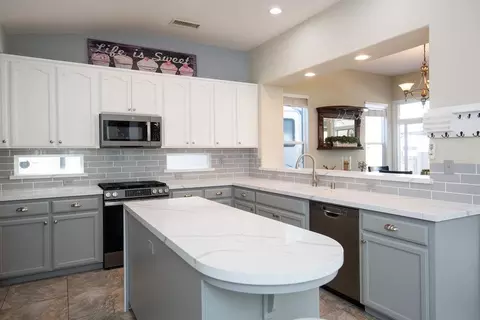 Kitchen - 1981 Schaffhausen St, Manteca, CA 95337 photo 5 of 7
