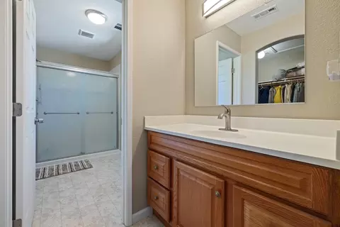 Bath - 1255 Root Rd, Modesto, CA 95357 photo 3 of 3