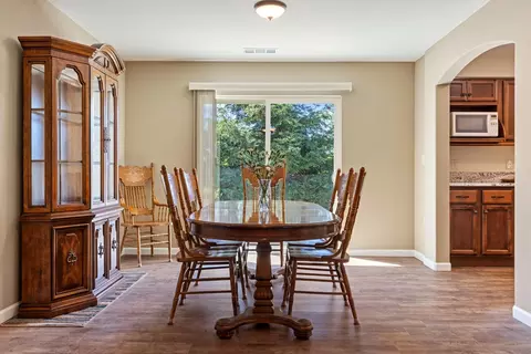 Dining - 1255 Root Rd, Modesto, CA 95357 photo 2 of 2