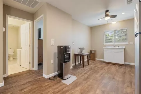 Entry Way - 1255 Root Rd, Modesto, CA 95357 photo 5 of 11