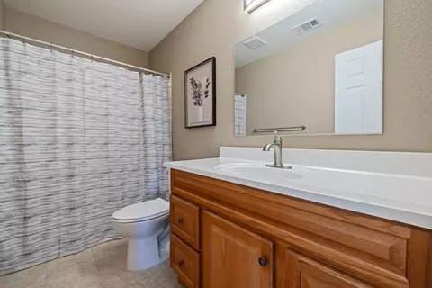 Bath - 1255 Root Rd, Modesto, CA 95357 photo 2 of 3
