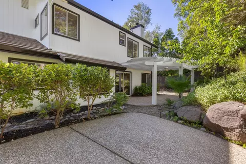 Exterior - 2318 Heron Ct, Rocklin, CA 95765 photo 6 of 16