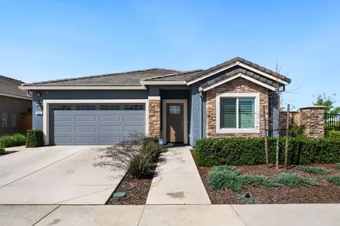948 Hogan Rd, Galt, CA 95632