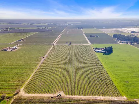 10400 E Harney Ln, Lodi, CA 95240 photo 7