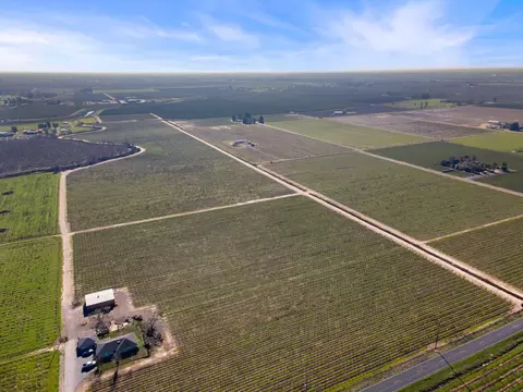 10400 E Harney Ln, Lodi, CA 95240 photo 3