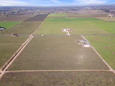 10400 E Harney Ln, Lodi, CA 95240 photo 5