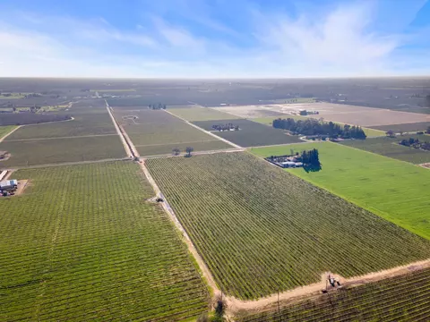 10400 E Harney Ln, Lodi, CA 95240 photo 8