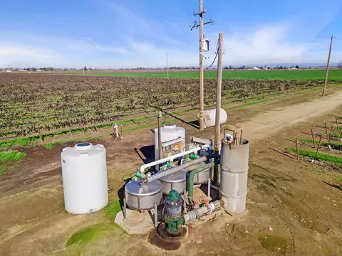 10400 E Harney Ln, Lodi, CA 95240 photo 9
