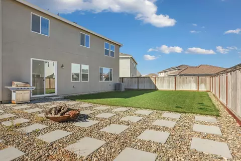 Exterior - 1601 Redhaven Pl, Hughson, CA 95326 photo 3 of 4