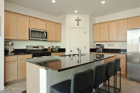 Kitchen - 1601 Redhaven Pl, Hughson, CA 95326 photo 2 of 5