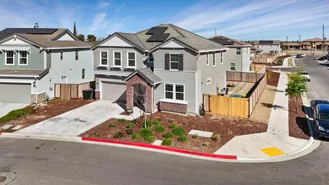 Exterior - 1601 Redhaven Pl, Hughson, CA 95326 photo 2 of 4
