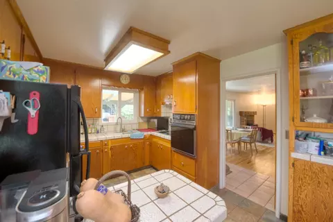 Kitchen - 1248 E Las Palmas Ave, Patterson, CA 95363 photo 3 of 3