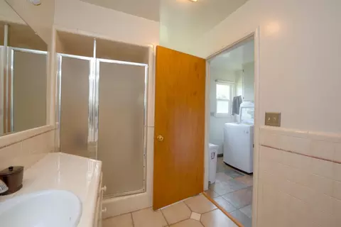 Bath - 1248 E Las Palmas Ave, Patterson, CA 95363 photo 1 of 2