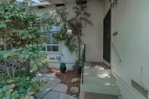 447 Sutton Pl, Auburn, CA 95603