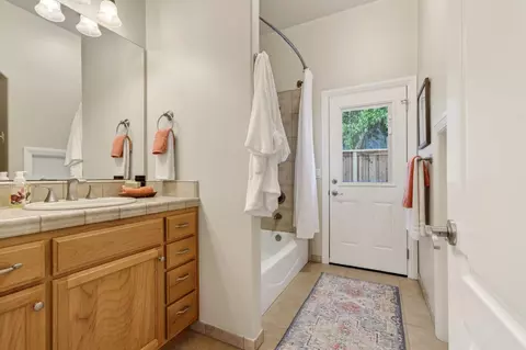 Bath - 1501 Chalupa Pl, Davis, CA 95618 photo 8 of 8