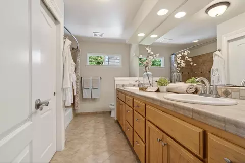 Bath - 1501 Chalupa Pl, Davis, CA 95618 photo 6 of 8