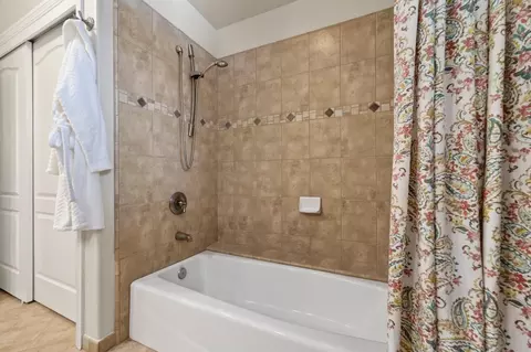 Bath - 1501 Chalupa Pl, Davis, CA 95618 photo 7 of 8