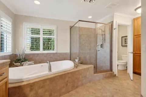 Bath - 1501 Chalupa Pl, Davis, CA 95618 photo 2 of 8