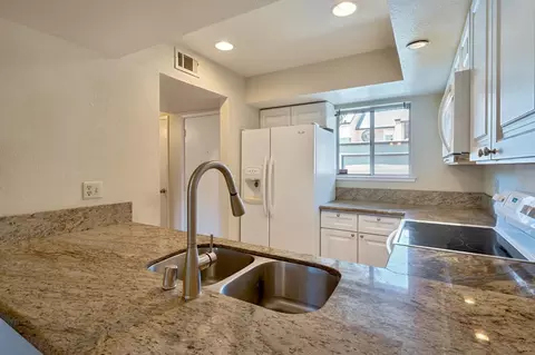 Kitchen - 9237 Madison Ave, Orangevale, CA 95662 photo 3 of 6