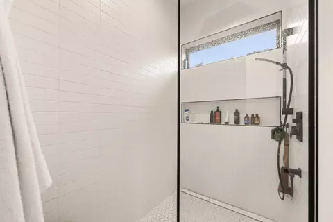 Bath - 5570 Foothill Rd, Rocklin, CA 95677 photo 5 of 9