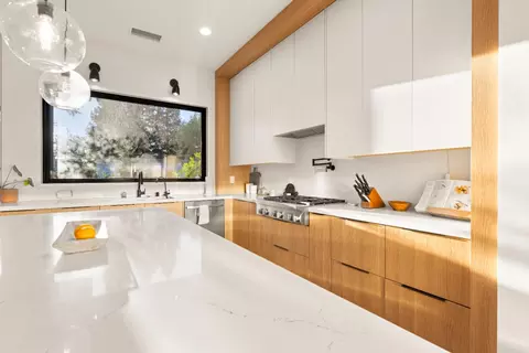 Kitchen - 5570 Foothill Rd, Rocklin, CA 95677 photo 4 of 5