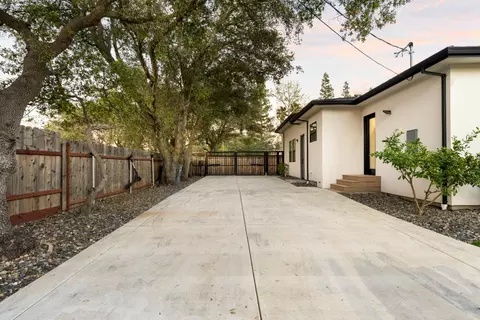 Exterior - 5570 Foothill Rd, Rocklin, CA 95677 photo 13 of 30