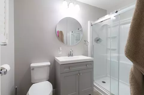 Bath - 1605 Pimlico Dr, Modesto, CA 95350 photo 2 of 2