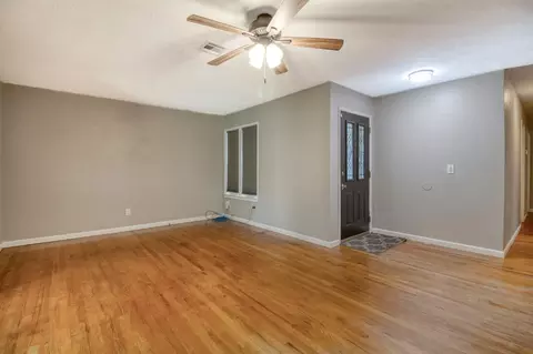 Living - 1605 Pimlico Dr, Modesto, CA 95350 photo 2 of 6