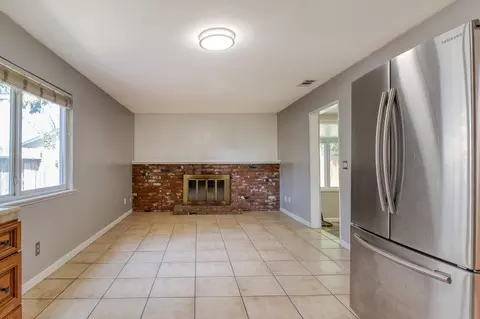 Living - 1605 Pimlico Dr, Modesto, CA 95350 photo 4 of 6