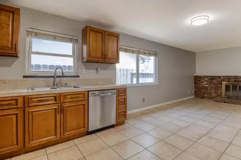 Kitchen - 1605 Pimlico Dr, Modesto, CA 95350 photo 3 of 3