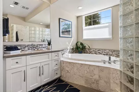 Bath - 1714 Arena Dr, Davis, CA 95618 photo 2 of 8