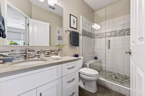 Bath - 1714 Arena Dr, Davis, CA 95618 photo 5 of 8