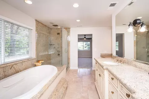 Bath - 8501 King Rd, Loomis, CA 95650 photo 4 of 4